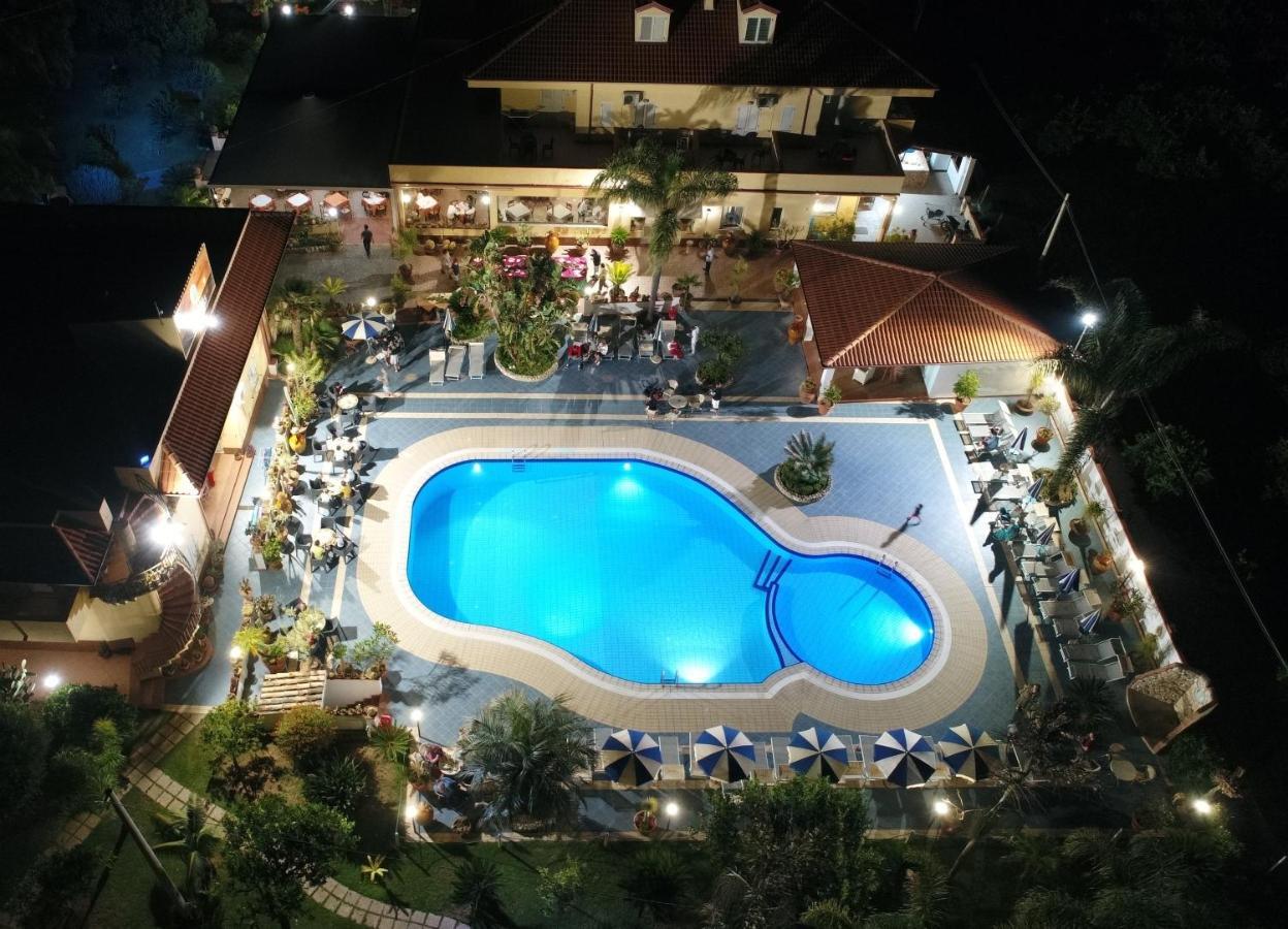 Hotel Damanse Santa Domenica  Exteriér fotografie